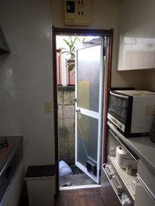 通風できる勝手口ドアにお取替え　目黒区T様邸